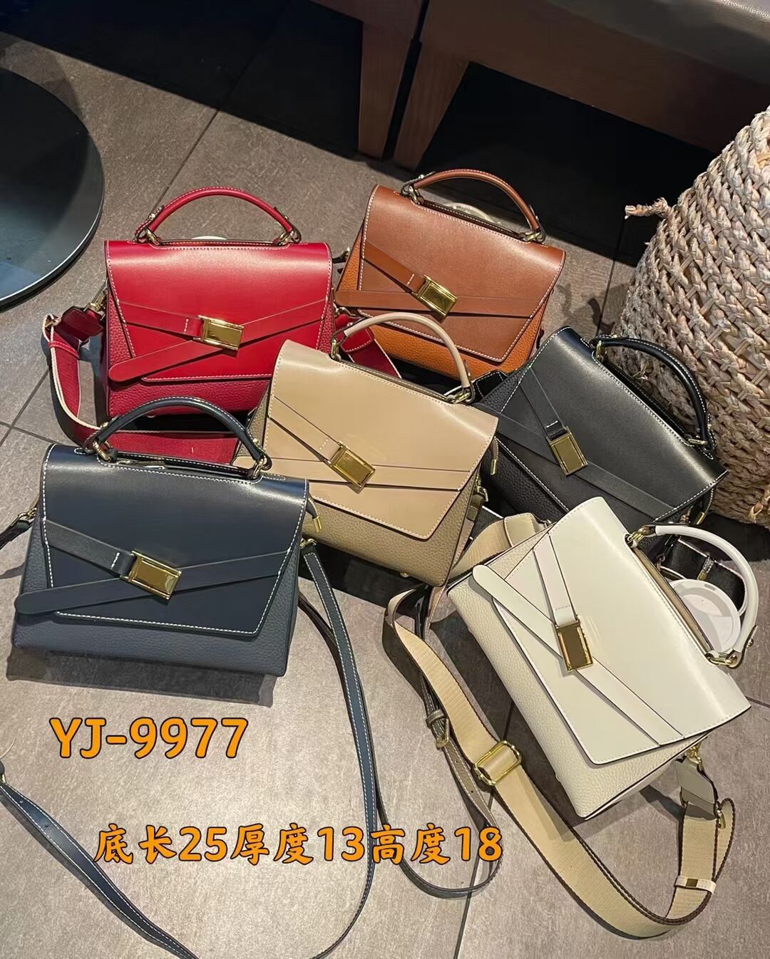 Chanel 22 Bag - Shiny Calfskin - Small Tote
